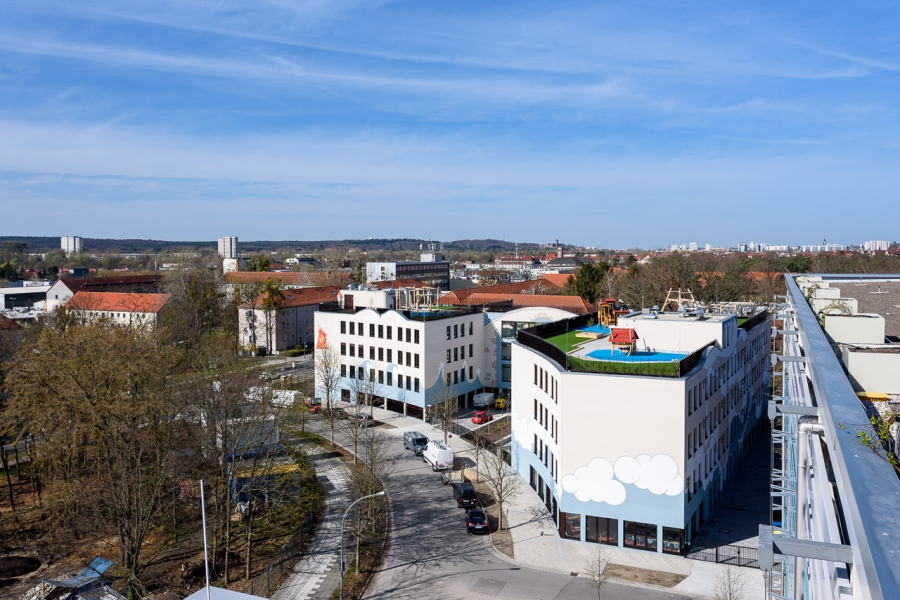 Michael-Ende-Grundschule Babelsberg Gesamtgebäude mit Hort