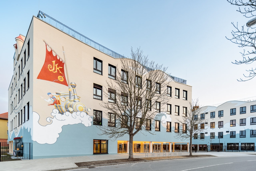 Michael-Ende-Grundschule Babelsberg Fassadengestaltung Jim Knopf
