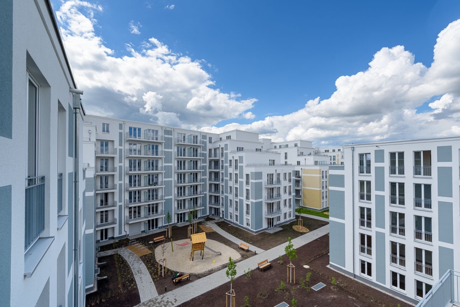 Neues Wohnen am Eisenhutweg, Berlin-Adlershof, Innenhof mit Spielplatz