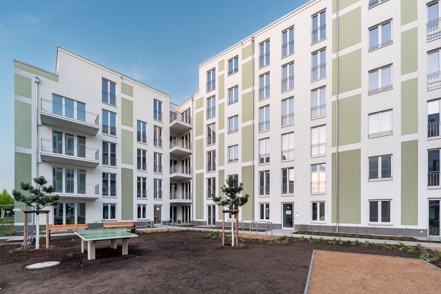 Neues Wohnen am Eisenhutweg, Berlin-Adlershof, Tischtennisplatte